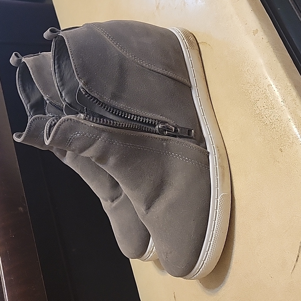 Hardly worn sz 10 Outwoods Grey suede tennis shoe wedges - Picture 2 of 6